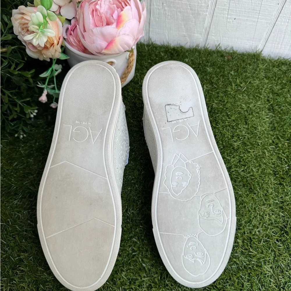 AGL Sade Spring White Flower Cut Out Sneaker $425 size 35.5 US 5.5 leather